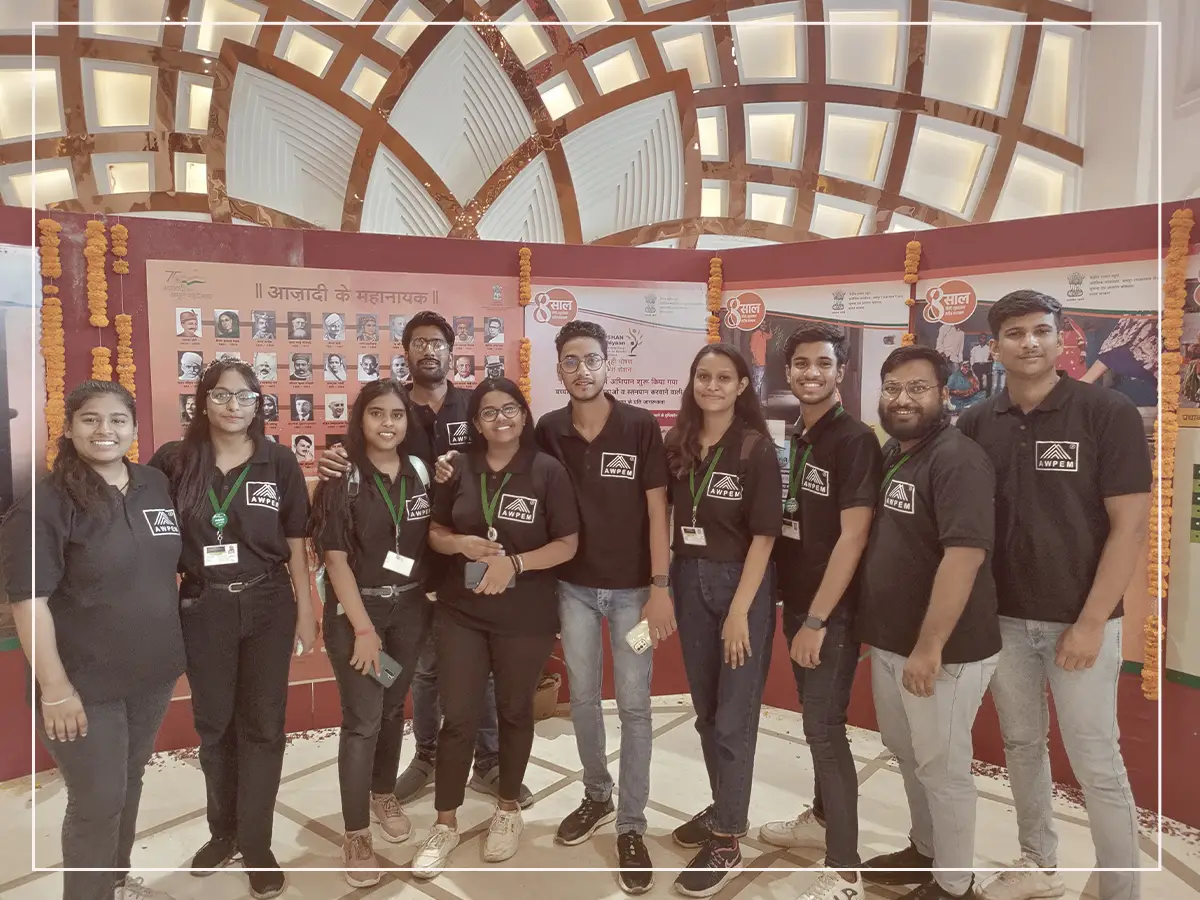 Student of long term course in event management and design